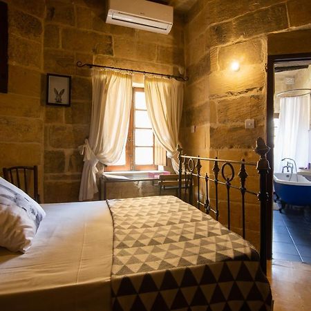 The Burrow Guest House Tarxien Esterno foto