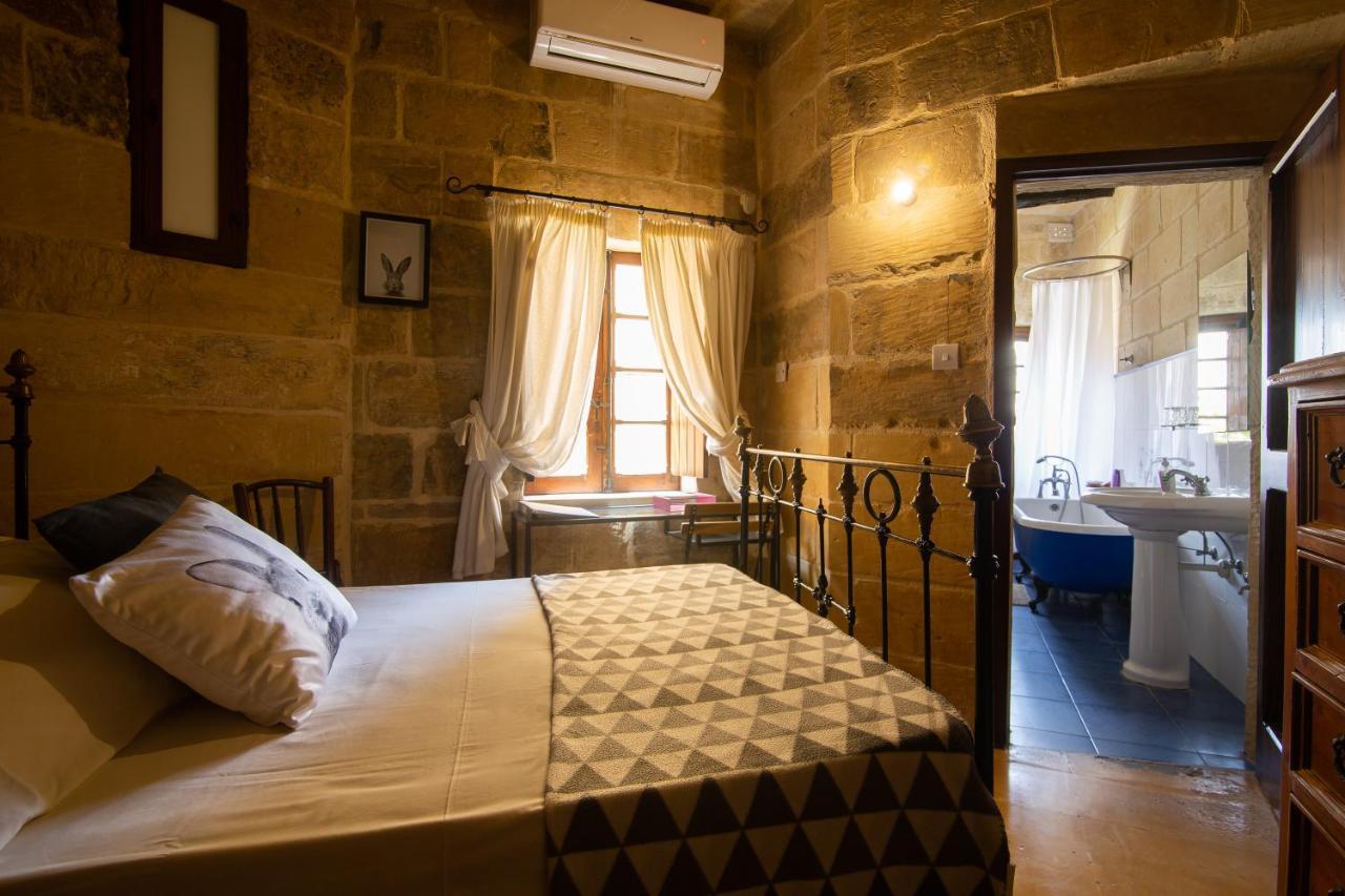 The Burrow Guest House Tarxien Esterno foto