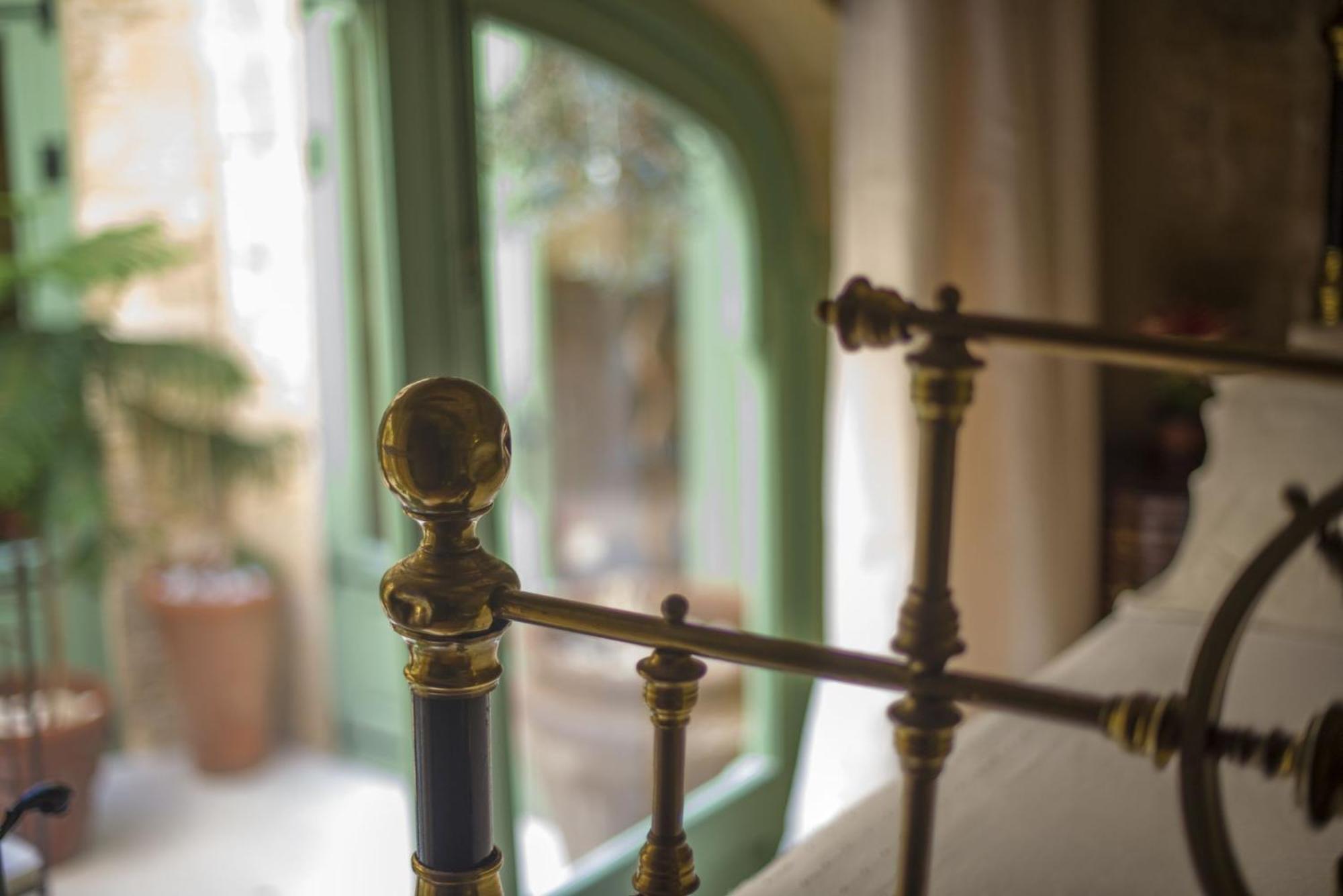 The Burrow Guest House Tarxien Esterno foto