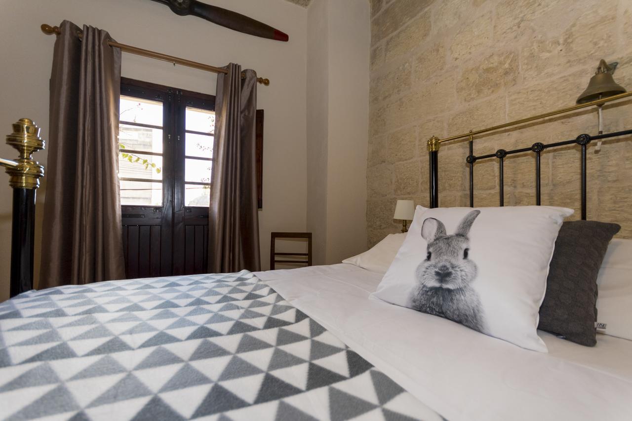 The Burrow Guest House Tarxien Esterno foto