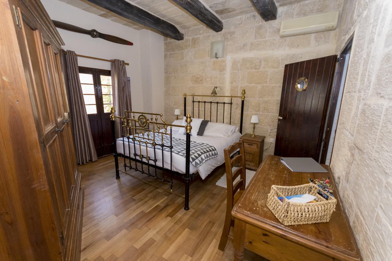 The Burrow Guest House Tarxien Esterno foto