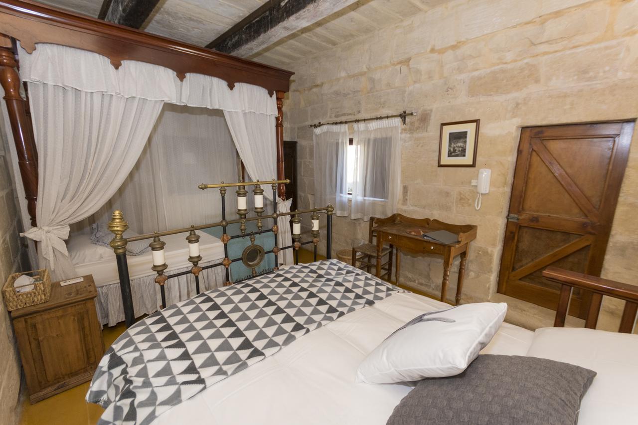 The Burrow Guest House Tarxien Esterno foto