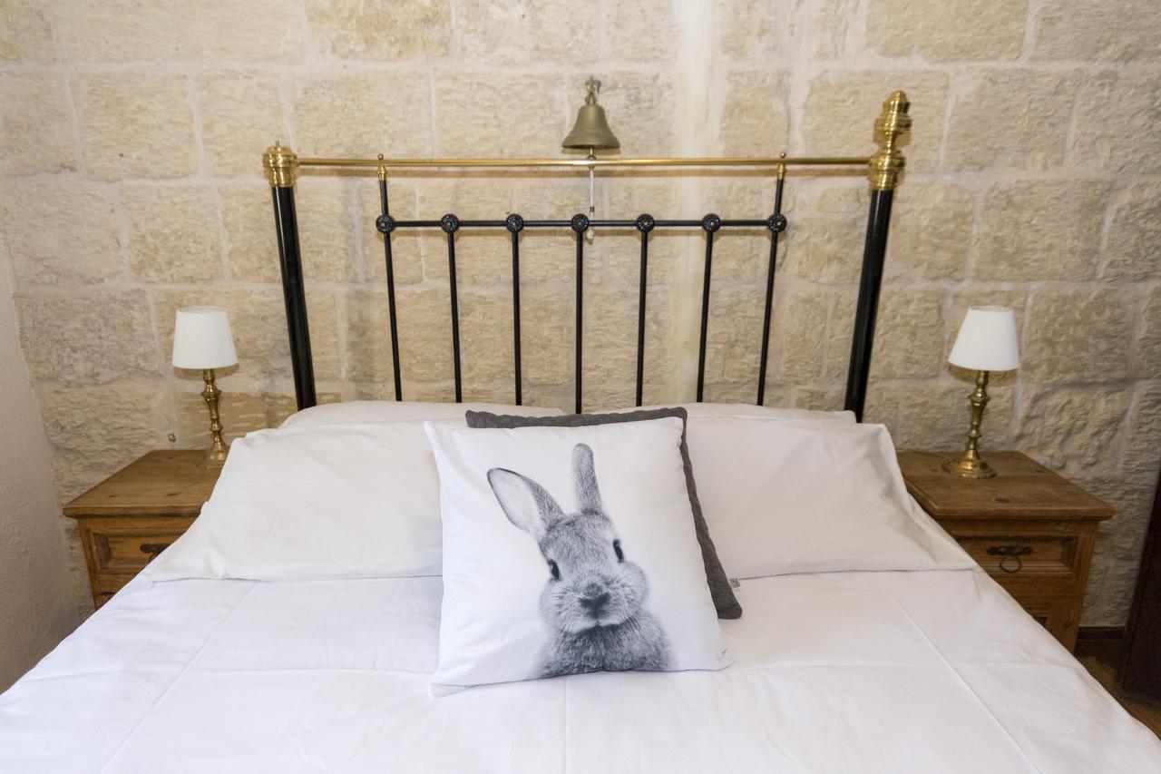 The Burrow Guest House Tarxien Esterno foto