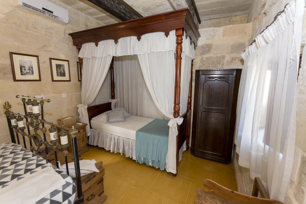 The Burrow Guest House Tarxien Esterno foto