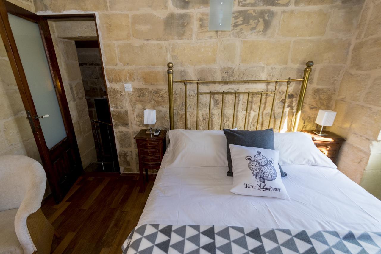 The Burrow Guest House Tarxien Esterno foto