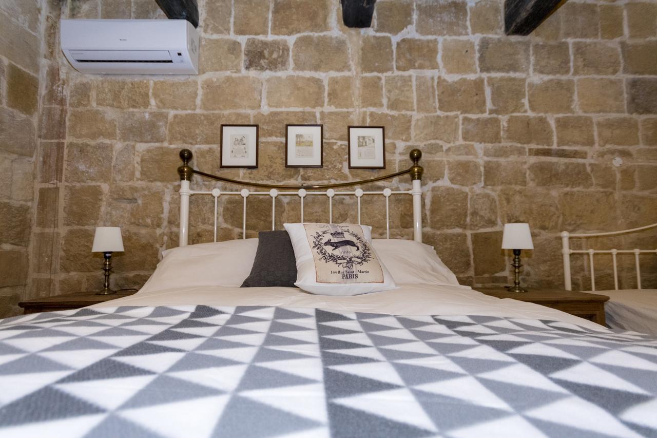 The Burrow Guest House Tarxien Esterno foto