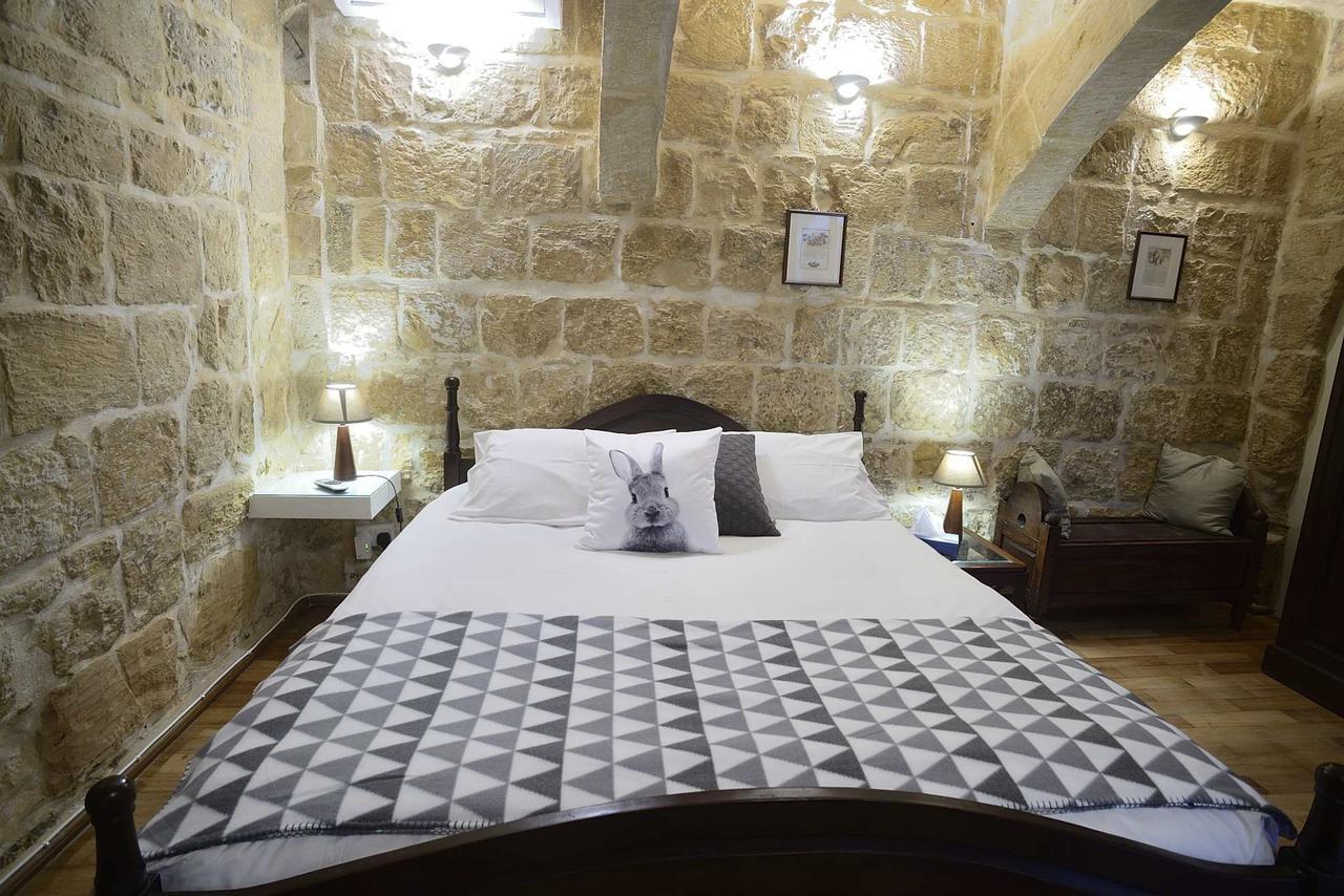The Burrow Guest House Tarxien Esterno foto