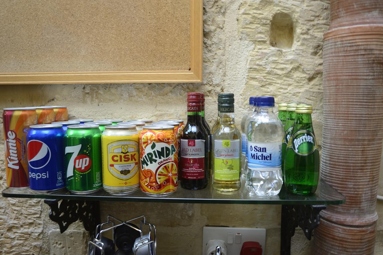 The Burrow Guest House Tarxien Esterno foto
