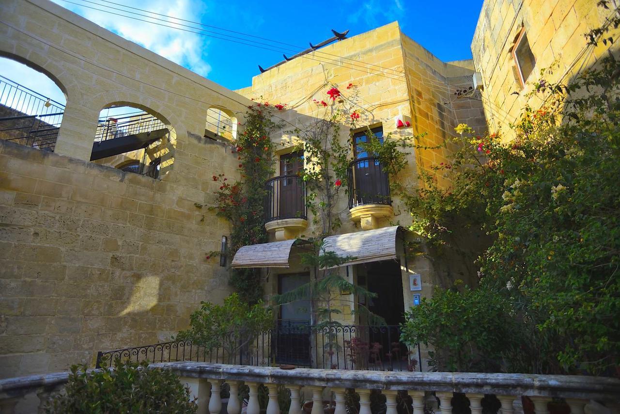 The Burrow Guest House Tarxien Esterno foto