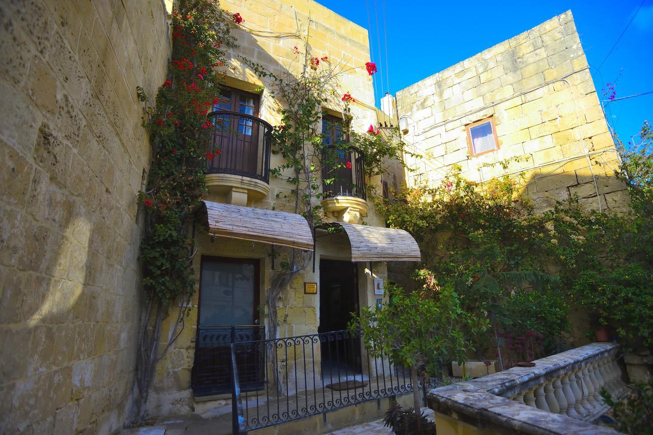The Burrow Guest House Tarxien Esterno foto