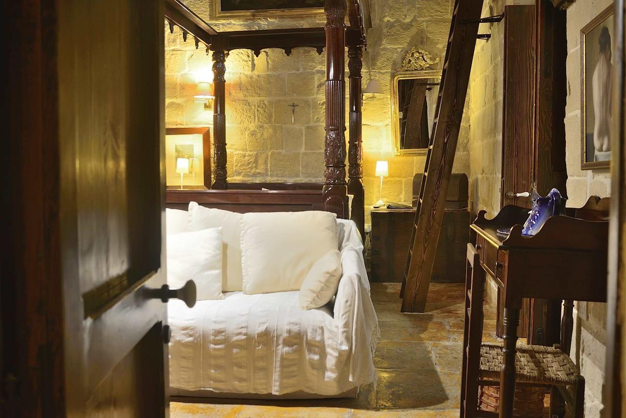 The Burrow Guest House Tarxien Esterno foto