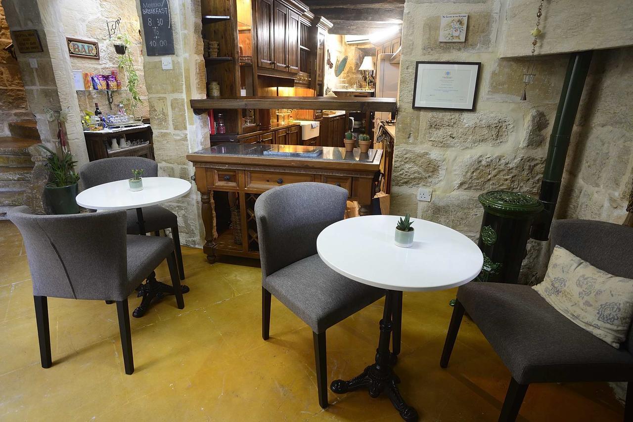 The Burrow Guest House Tarxien Esterno foto