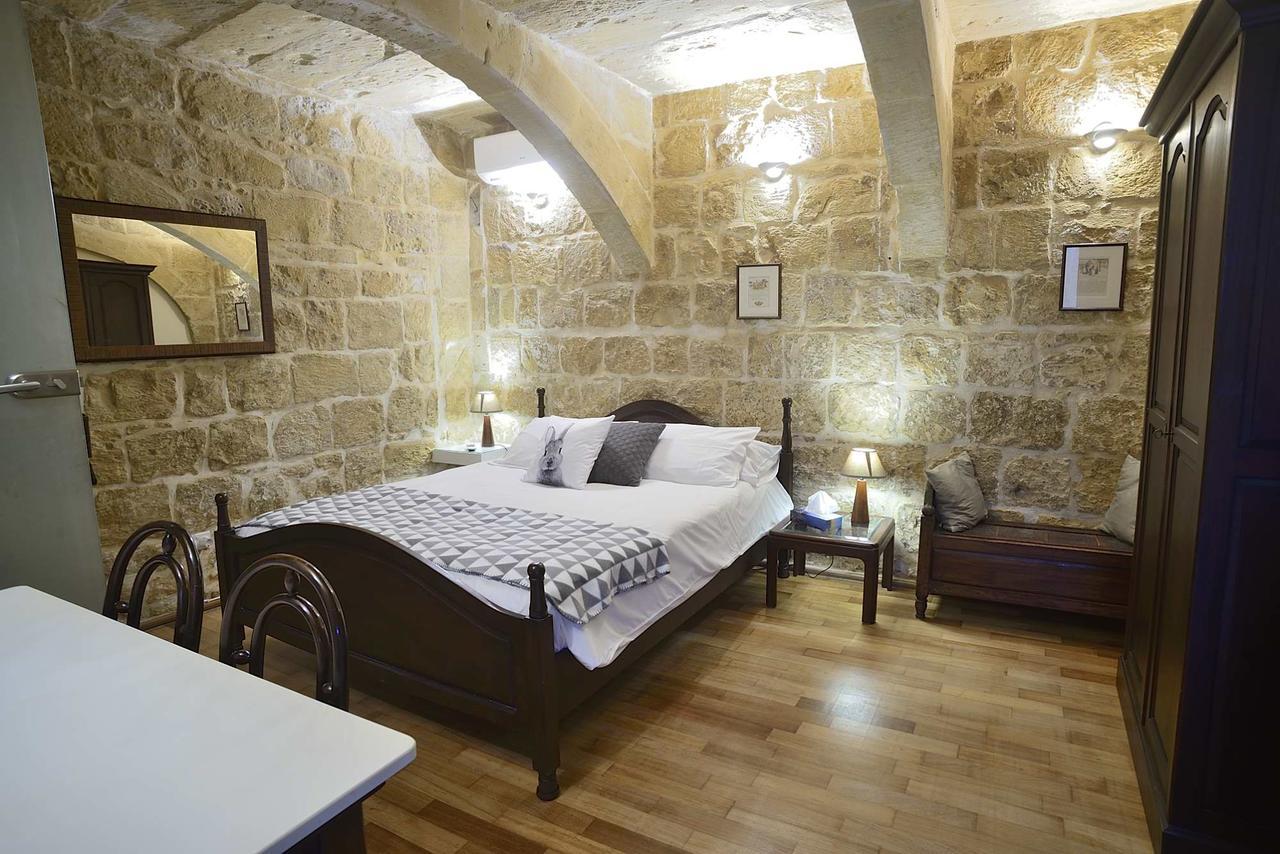 The Burrow Guest House Tarxien Esterno foto