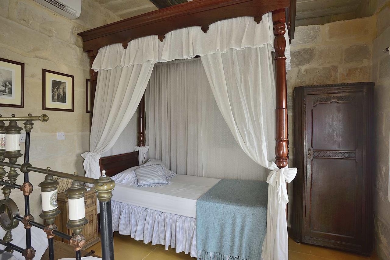 The Burrow Guest House Tarxien Esterno foto