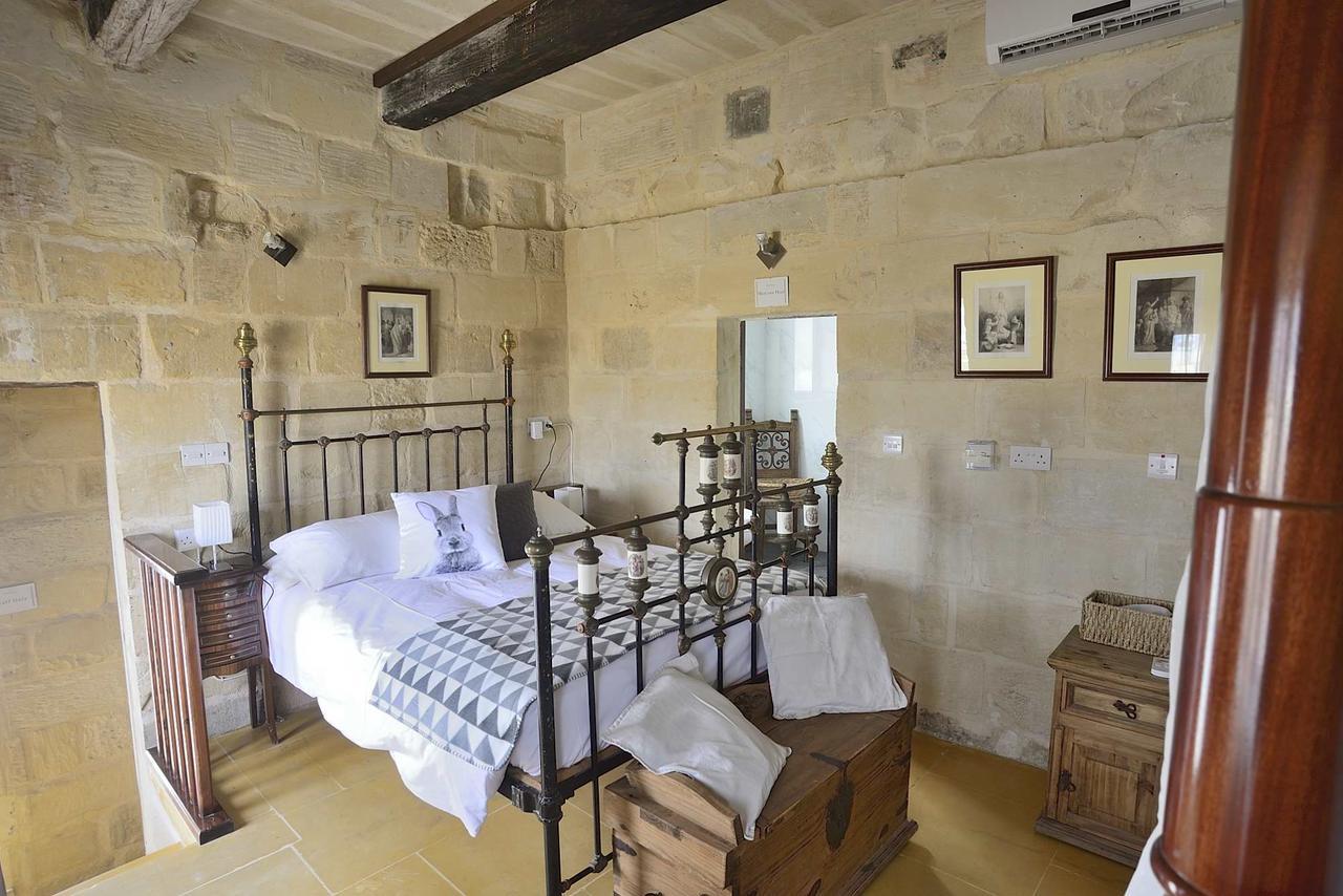 The Burrow Guest House Tarxien Esterno foto