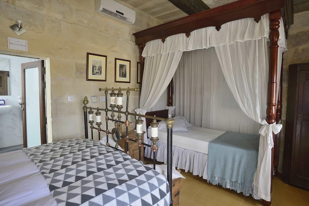 The Burrow Guest House Tarxien Esterno foto